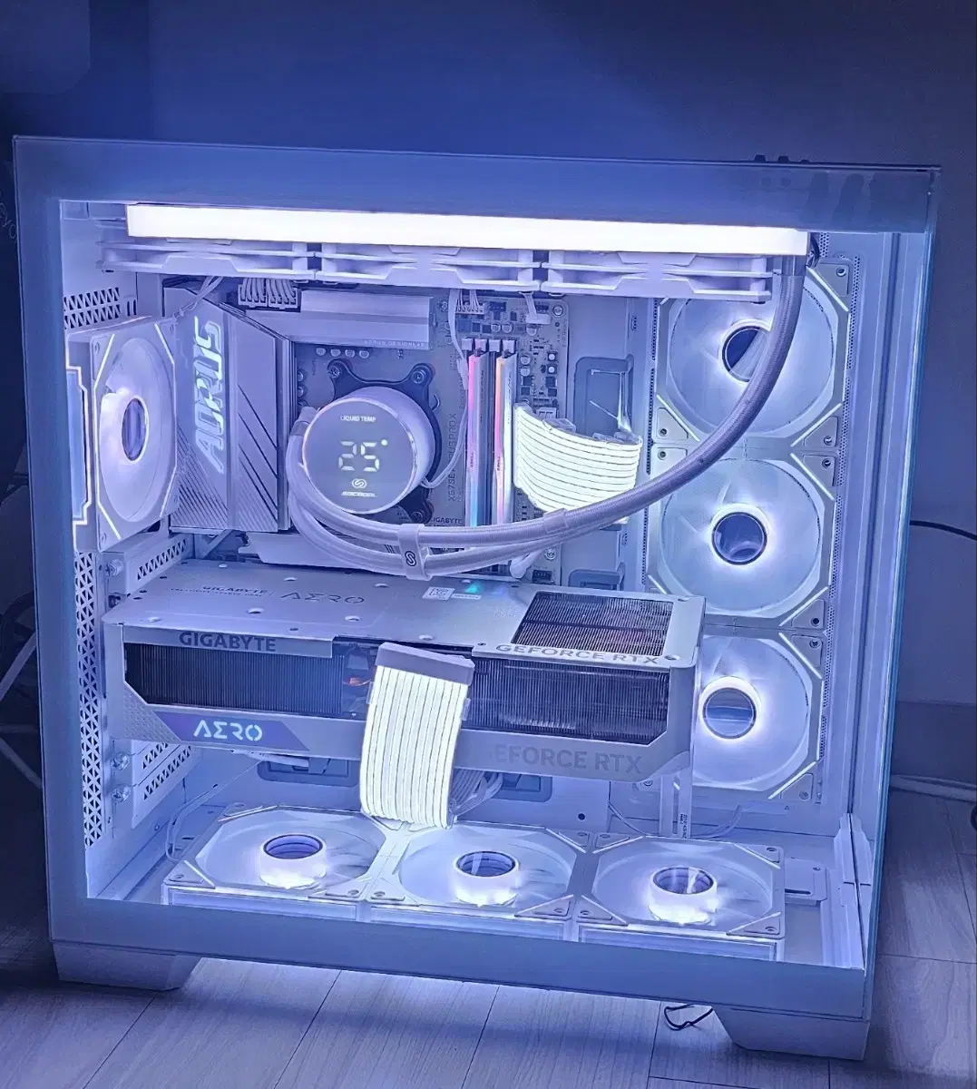 7800X3D RTX4090 감성pc